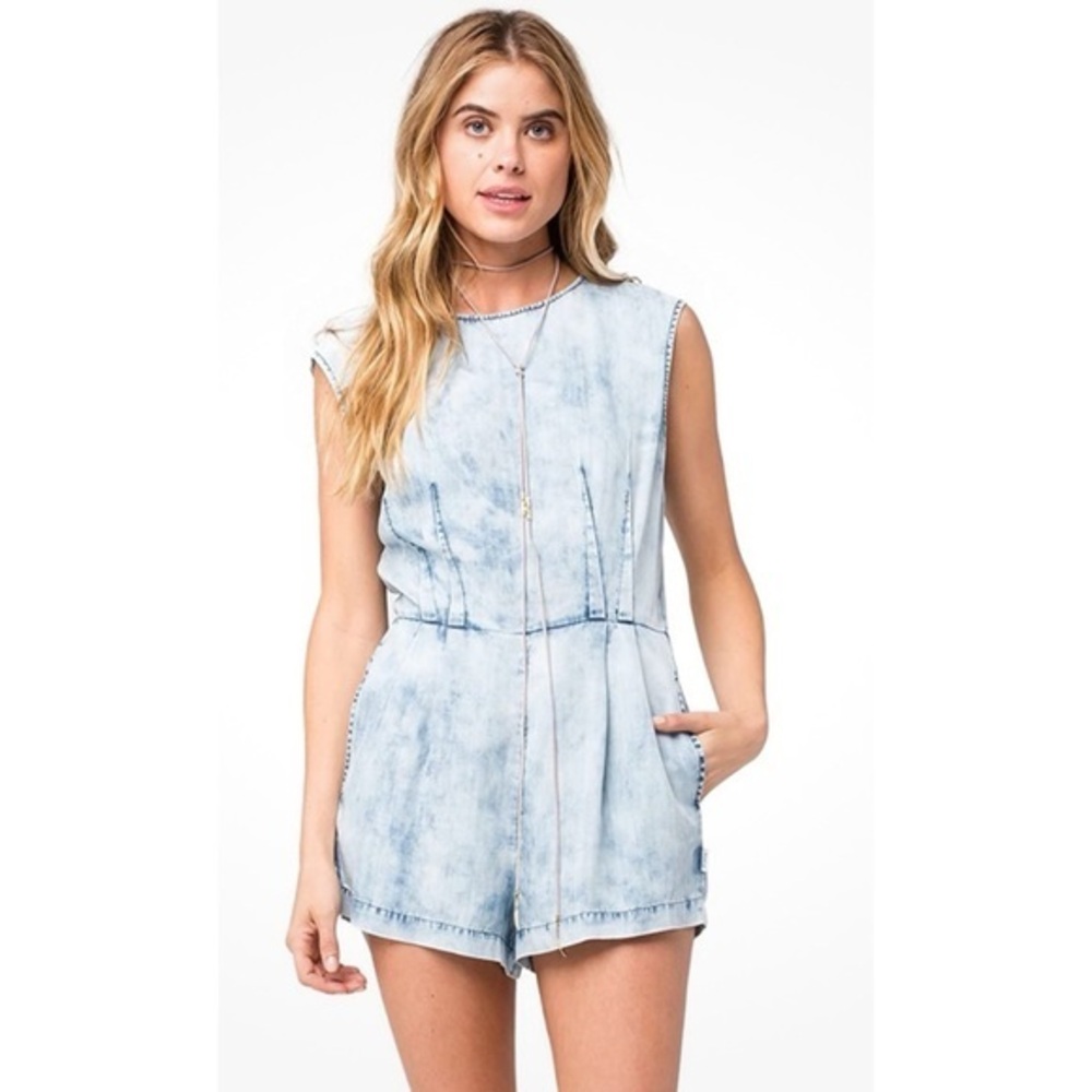 RVCA Women's Easier Said Blue Chambray Denim Back Detail Romper GUC L #963